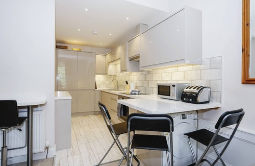 Old Town Apartment | Fabulous 5 double Bedroom apartment Edinburgh Old Town by Avoriazchalets