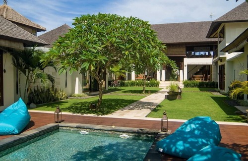 Batu Bolong Villa | Fascinating 5BR Villa Near Nelayan Beach - Canggu! 5Min Drive To Berawa Beach!