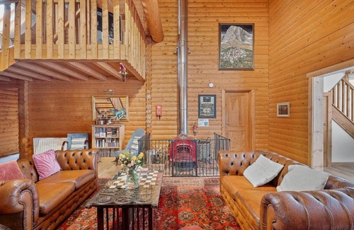 Torlundy House | Finest Retreats - The Logs