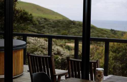 Raglan Apartment | Foudre Suite with Hot Tub at Barrelled Wines Raglan