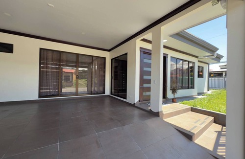 San Pablo de Heredia House | Fully Equipped 3 beds 2 cars 20-min airport