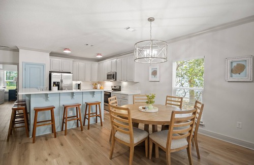 Villages of Crystal Beach House | Fully Loaded | Pool | 3 Kings | A+ Location