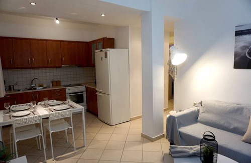 Kalamata House | Garden Family House