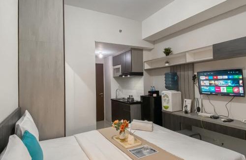 Bekasi Timur Apartment | Good and Warm Studio at Transpark Juanda Bekasi Timur Apartment By Travelio