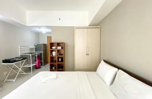 Duren Sawit Apartment | Great Choice Studio Apartment Gateway Park LRT City Jatibening By Travelio