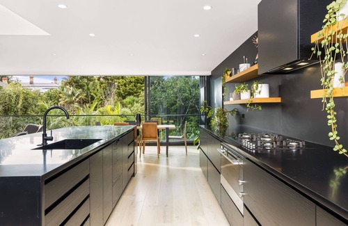 Grey Lynn House | Grey Lynn Luxury 4BD Villa w Pool, Free Parking
