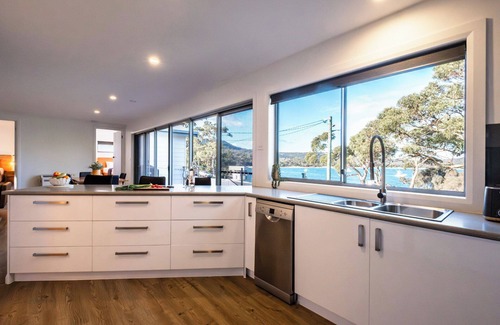 Coles Bay Apartment | Harbour Master - Freycinet Holiday Houses