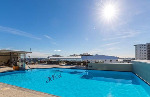 Auckland Central Business District Apartment | Heritage Haven by viaduct CBD - pool gym tennis
