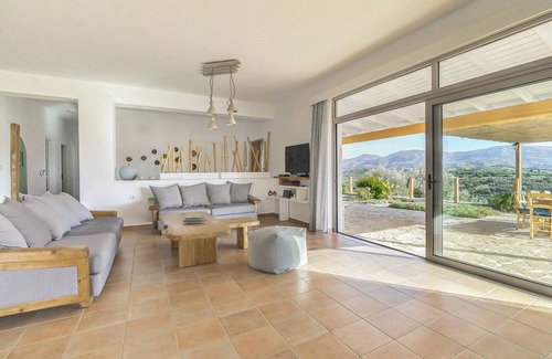 Kamilari Villa | Holiday villa Aspruga, private pool, absolutely quiet and secluded location