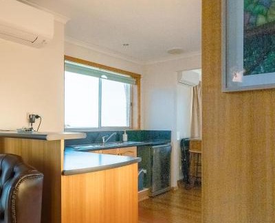 Devonport House | Home & Away at Coles Beach