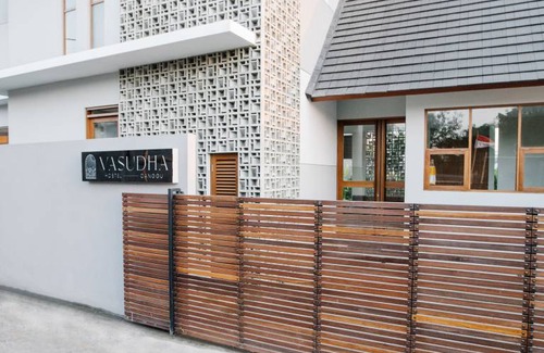 Batu Bolong Hostel | Hostel ∙ 8 guests