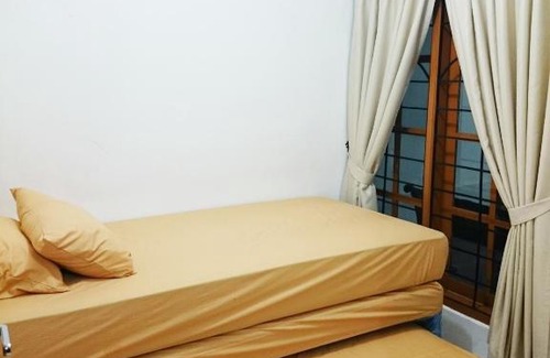 Tegalgundil House | Hostel Bogor