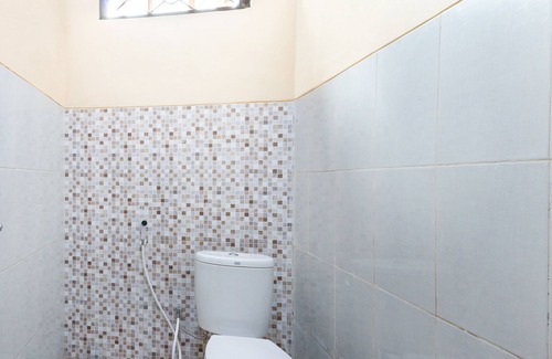 Lawang Hostel | Hotel O Safira Family Residence Syariah