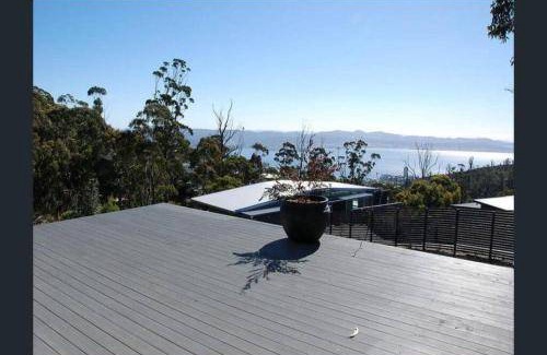 Tolmans Hill House | House ∙ 3 bedrooms ∙ 6 guests