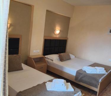Kalamitsi Hotel | House Aggeliki
