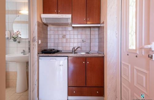Kalamitsi Hotel | House Aggeliki