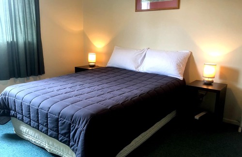 National Park Village Hostel | Howard's Lodge - Hostel