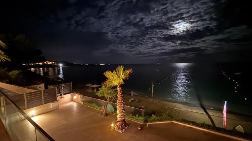 Lassi House | Infinity Beach House by KLV