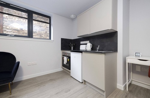 Newington Apartment | JOIVY Superior Studio near The Meadows
