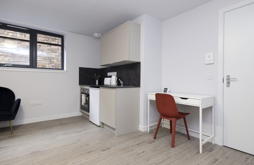 Newington Apartment | JOIVY Superior Studio near The Meadows
