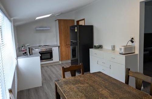 Johnsonville Hotel | KnT BnB