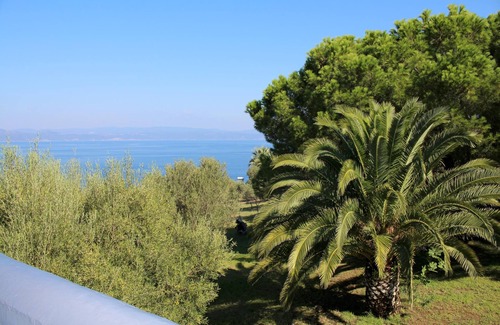 Sithonia Apartment | Komfortable holiday apartment with unique view, directly at the sea, Wifi, Ormos