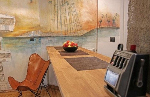 Thessaloniki City Centre Apartment | Kostas' Downtown Industrial Loft