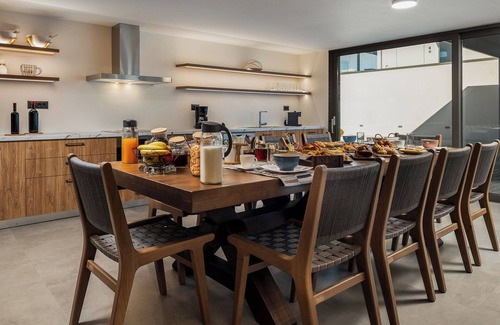 Agia Pelagia Villa | Kyma 6-Bedroom Villa with Gym, Sauna, Private Pool - Disability Access