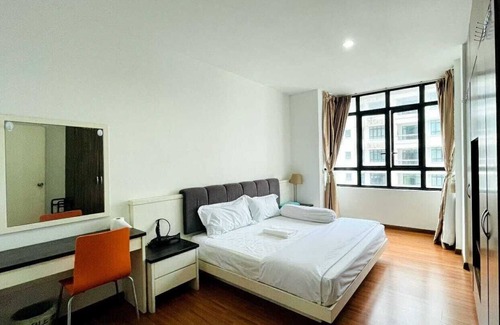 Seri Kembangan House | Lake view Resisdence