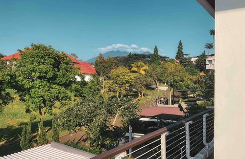 Bogor Selatan Villa | Lake View Villa Rancamaya by The Ordinary