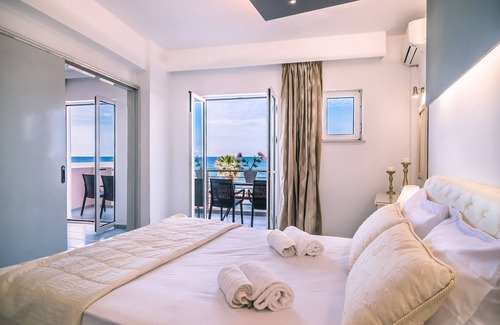 Malia House | Laplaya Beach