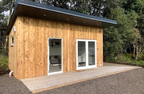 Connel Cabin | Lora Cabin in Connel