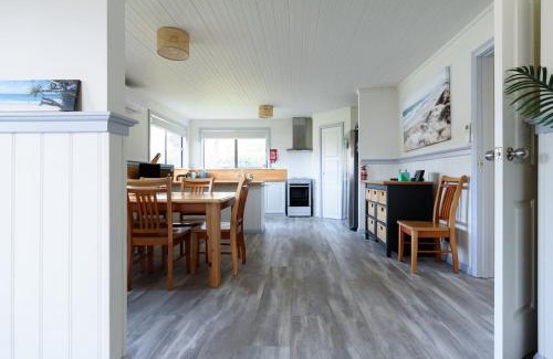Lulworth House | Lulworth Coastal Getaway - Close To The Beach