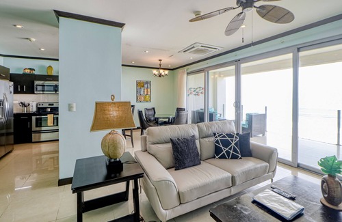 Jaco Condo | Luxurious Seaside Condo on the Beach with Pool - Views from Private Patio