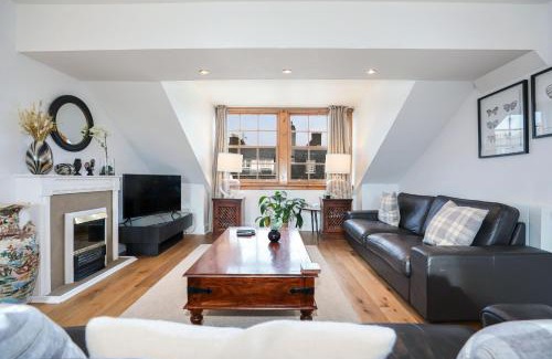 Old Town Apartment | Luxury 3 Bed Royal Mile Apartment