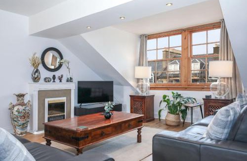 Old Town Apartment | Luxury 3 Bed Royal Mile Apartment