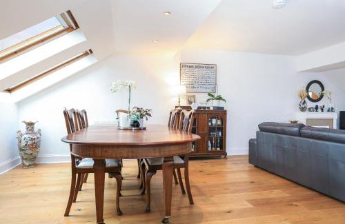 Old Town Apartment | Luxury 3 Bed Royal Mile Apartment