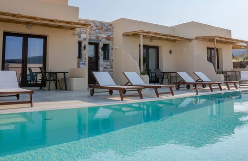 Syros Apartment | Luxury Apartment with Pool