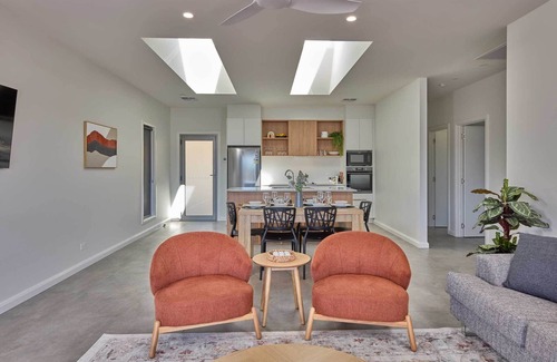 South Launceston House | Luxury Elevated Three Bedroom Villa