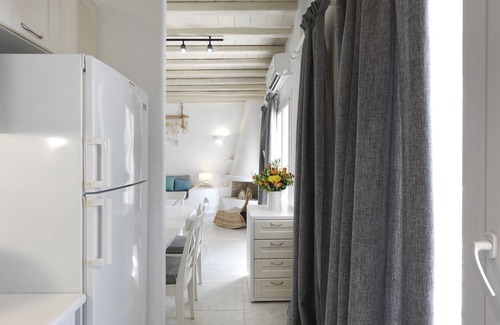 Agios Ioannis Villa | Luxury Myconian Sunset Villa with Private Jacuzzi, 5Km to Windmills