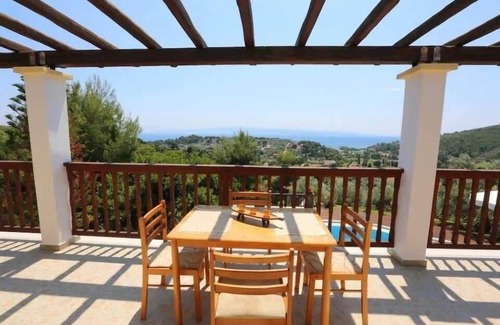 Troulos Villa | Luxury Skiathos Villa Nefeli with a Private Pool