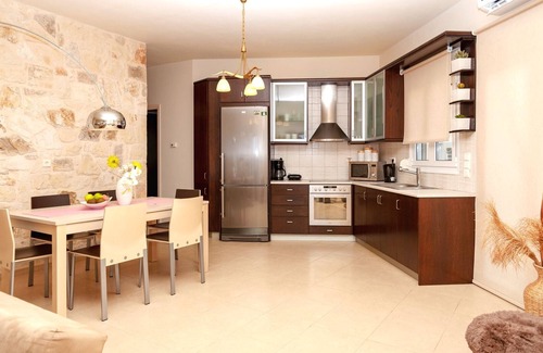 Agia Pelagia House | M&N Luxury, view and family apartment