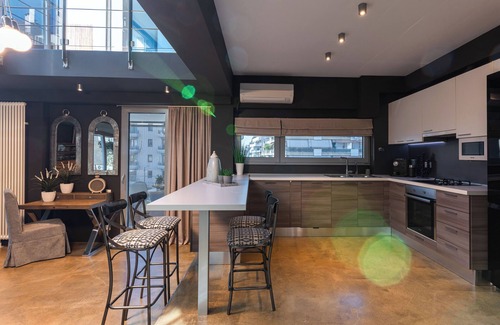 Gazi Apartment | Ma Maison N°5, Private Heated Pool, Acropolis view