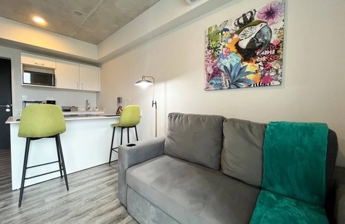 Mata Redonda Apartment | Macaw at 20's Pool, Gym & Stylish City Stay