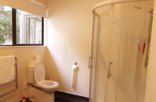 Whangaroa Apartment | Madhuban-Studio sleeps 4-Sailing/Fishing/Hiking/Trekking in Whangaroa,