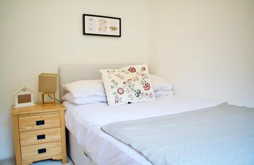 Comely Bank Apartment | Modern 2 Bedroom Ground Floor Flat