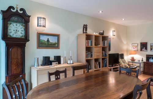 Newhaven Apartment | Modern Apt by The Shore ♥ Newhaven