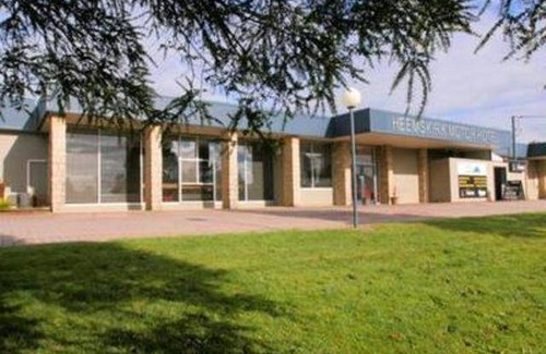 Zeehan Hotel | Motel ∙ 2 bedrooms ∙ 10 guests