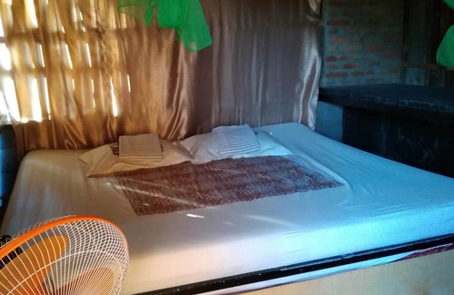 Sumbermulyo House | Motel ∙ 8 guests