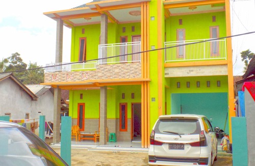 Tamansuruh House | Motel ∙ 8 guests